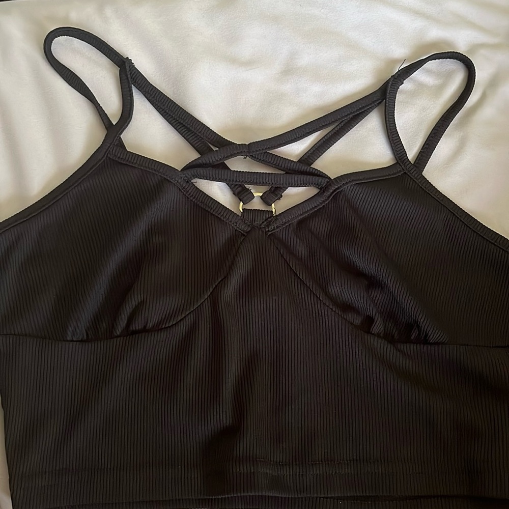 black cropped tank top